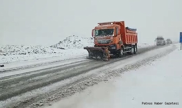 Yoğun Kar Tendürek Geçidini Ulaşıma Kapattı