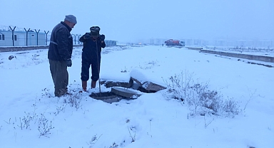 Ağrı Belediyesi zorlu kış şartlarında çalışmalarını aralıksız sürdürüyor