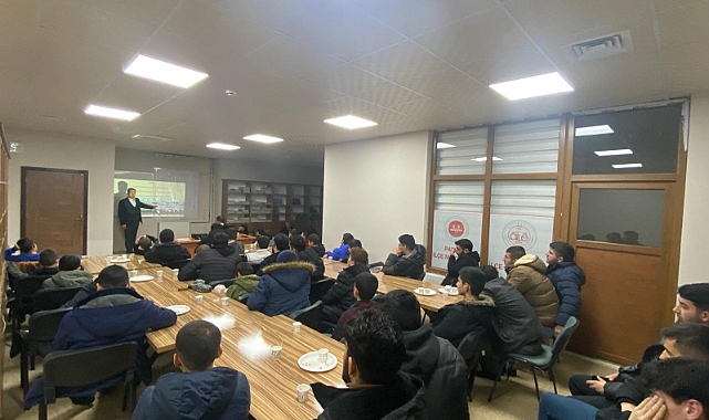 Ağrı'da Gençliğe Değer Projesi Kapsamında "Kudüs Bilinci" sunumu yapıldı