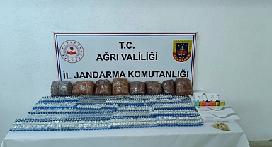 Ağrı’da İran uyruklu şahsın üzerinde çok sayıda kaçak malzeme ele geçirildi