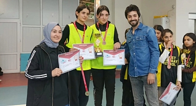 Ağrı’da okul sporları yıldızlar kız-erkek masa tenisi müsabakaları tamamlandı