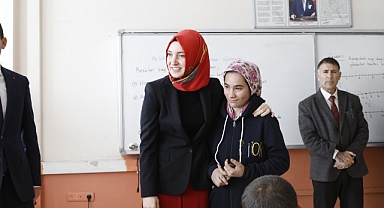 Ağrı'da "Okulum Beni Bekler" projesi ile bir kız çocuğu daha okula kazandırıldı