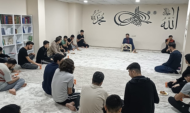 Ağrı'da "Regaib Kandili" programı düzenledi.