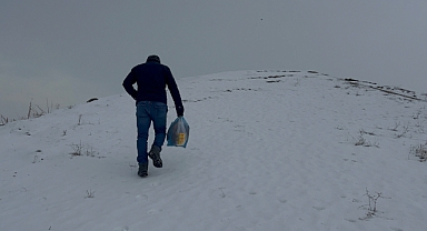 Ağrı'da yağan yoğun kar, 70 köy yolunu ulaşıma kapattı