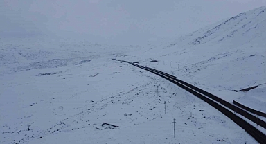 Ağrı Dağı eteklerindeki kar örtüsü havadan görüntülendi
