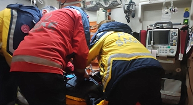 Ağrı Dağı'nda Yaralanan turist 8 saat sonra hastaneye ulaştırıldı (Videolu Haber)