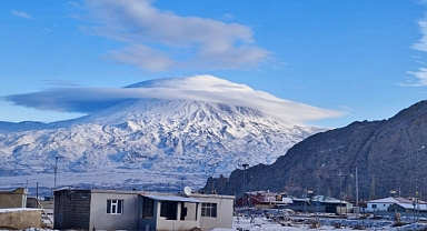 Ağrı Dağı zirvesinin muhteşem görüntüsü
