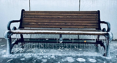 Ağrı dondu, her yer buz tuttu