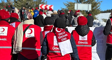 Ağrı Kızılay Gönüllüleri, Sarıkamış şehitlerini anma yürüyüşüne katıldı