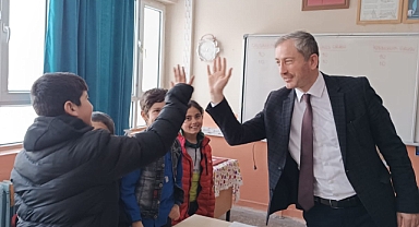 Ağrı Milli Eğitim Müdürü Kökrek'ten okul ziyareti