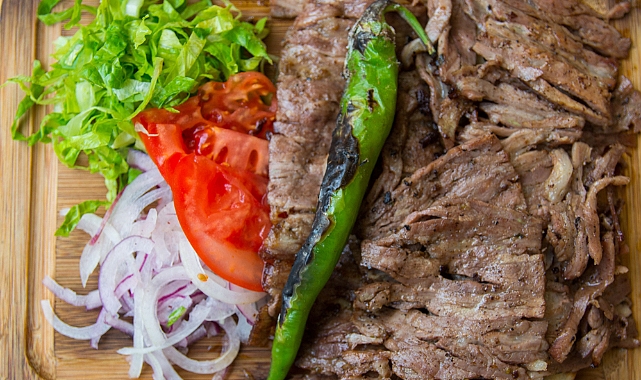Ağrı'nın Vazgeçilmez Lezzeti Yaprak Döner
