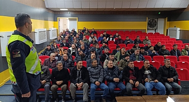 Ağrı'da okul servis şoförlerine eğitim verildi