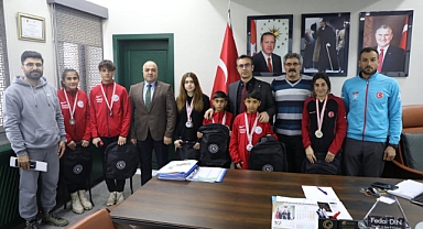 Ağrılı kayakçılar Hakkari'den 8 madalya ile döndü