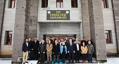 AİÇÜ'de Tıp Fakültesi Akademisyenlerine Yeni Yıl Sürprizi