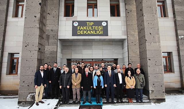 AİÇÜ'de Tıp Fakültesi Akademisyenlerine Yeni Yıl Sürprizi
