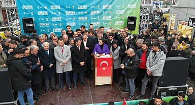 AK Parti Ağrı Belediye Başkan Adayı Aydın’a coşkulu karşılama