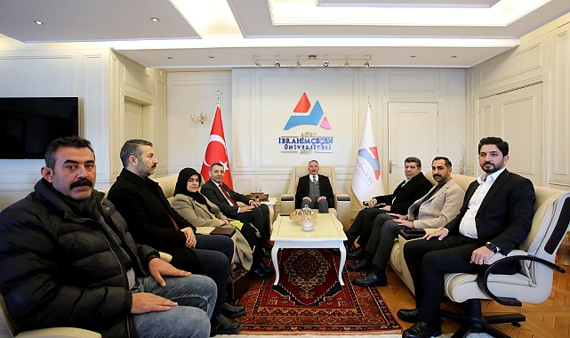 AK Parti Ağrı Belediye Başkanı adayı Aydın’dan Rektör Karabulut’a ziyaret