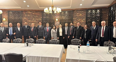 Ak Parti Patnos İlçe Başkanı Taşdemir Ağrı Belediye Başkanı Aydın'ı hayırlı olsun törenine katıldı