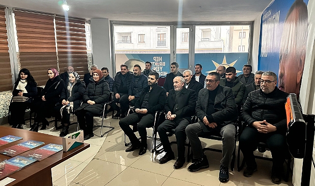 Ak Parti Patnos İlçe Başkanı Taşdemir yerel seçimler için yönetim kurulu üyeleriyle istişarelerde bulundu