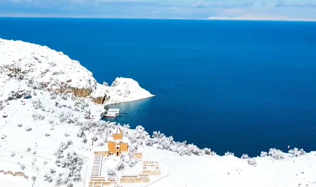 Akdamar Adası beyaz gelinliğini giydi