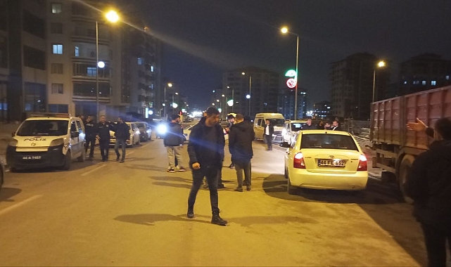 Alacak verecek meselesi kanlı bitti;2 yaralı
