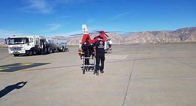 Ambulans helikopter Büşra bebek için havalandı