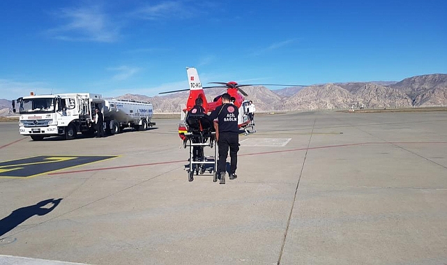 Ambulans helikopter Büşra bebek için havalandı