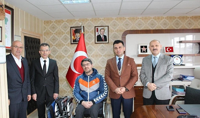 Bilek Güreşi Şampiyonuna Akülü Araba Hediye Edildi