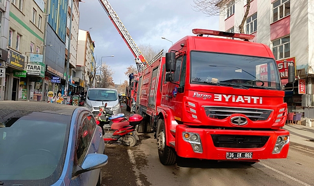 Bir İşyerinin Bacasında Çıkan Yangın Korkuttu