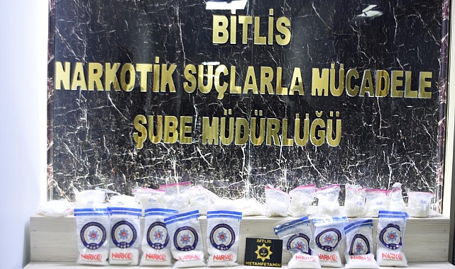 Bitlis'te iki yabancı uyruklu kadının üzerinde 10 kilo metamfetamin ele geçirildi