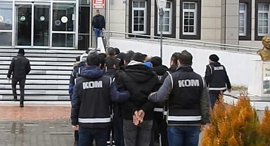 Bitlis'te Milli Eğitim Bakanlığı'na ait kömürleri çalıp satan şahıslar yakalandı