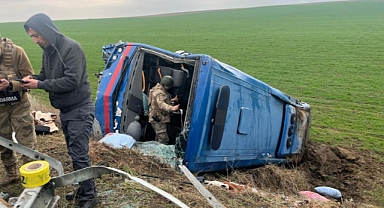 Cezaevi aracı şarampole yuvarlandı: 20 kişi yaralındı