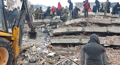 Depremin yıldönümünde acılar hala taze