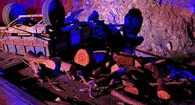 Devrilen traktörün altında kalan sürücü hayatını kaybetti