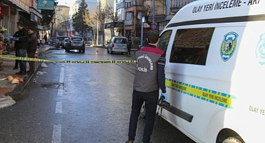 Dükkan sahibi ve kiracı kavgaya tutuştu: 6 kişi yaralandı