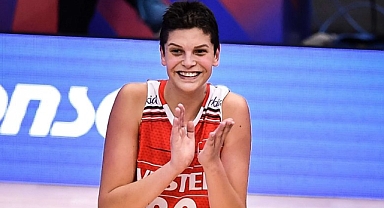 Ebrar Karakurt dan Maskeli Kutlama