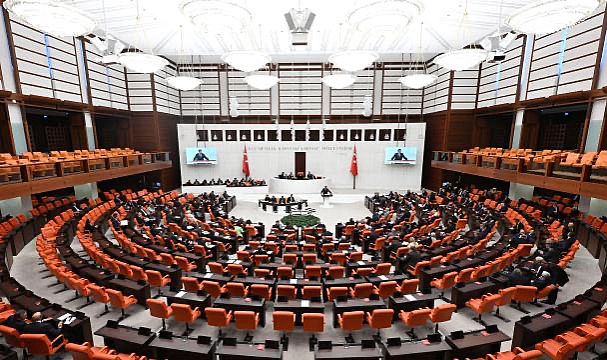Emeklinin gözü kulağı bugün meclisten çıkacak kararda