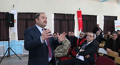 Erzincan'da çiftçilere bağ hastalıkları anlatıldı