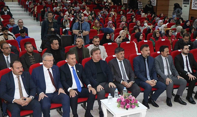 Erzincan'da Umre ödüllü "Hadislerle Onu Anlamak" konulu bilgi yarışması ödül töreni gerçekleşti