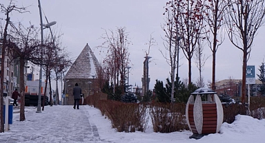 Erzurum'da soğuk hava ve kar etkili oluyor