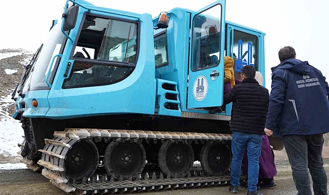Erzurum'da mahsur kalan öğrencilerin yardımına ekipler ulaştı
