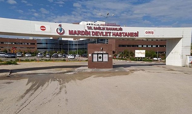 Hafif ticari araç takla attı: 3'ü ağır 4 yaralı