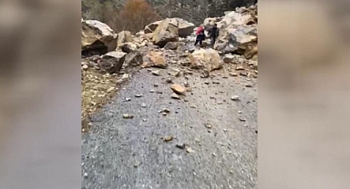 Hakkari-Şırnak Karayolunda heyelan meydana geldi