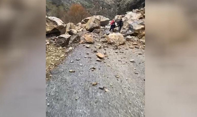 Hakkari-Şırnak Karayolunda heyelan meydana geldi
