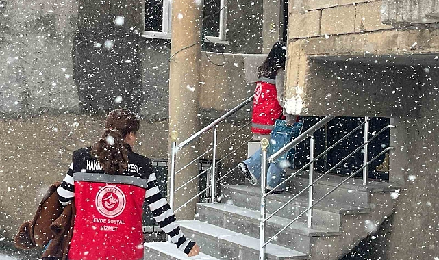 Hakkari'de Yaşlı Destek Birimleri zorlu hava şartlarını dinlemeden çalışıyor