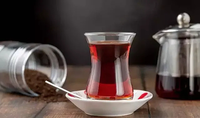 HERKES DİKKAT ETSİN! Çayı bu şekilde içmek kanseri tetikliyor! İşte doğru tüketmenin yolu