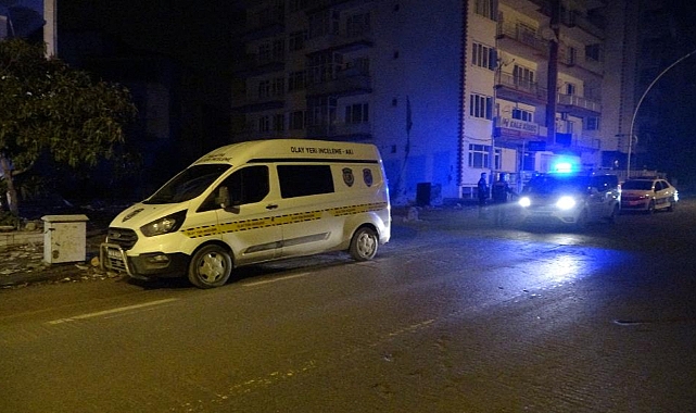 İki grup arasında silahlı ve bıçaklı kavgada kan aktı: 2 yaralı