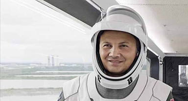 İlk Tük astronot Gezeravcı, uzayda yapacağı ilk deneylere başladı