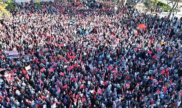 İstanbul'da Filistin Katliyamının Durdurulması İçin Binlerce İnsan Sokaklarda