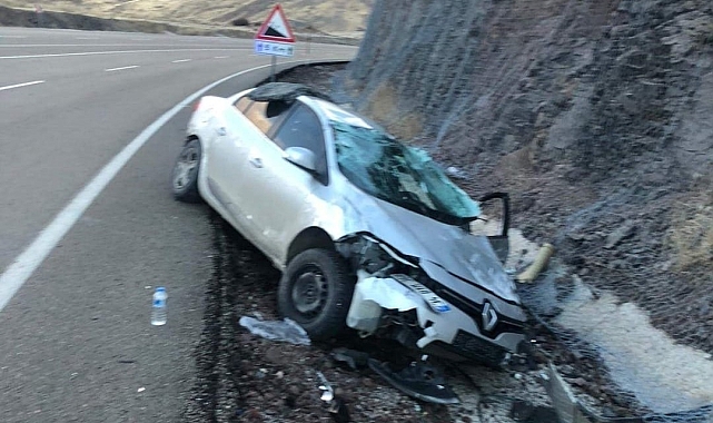 İstinat duvarına çarpan otomobil takla atıp devrildi: 6 yaralı